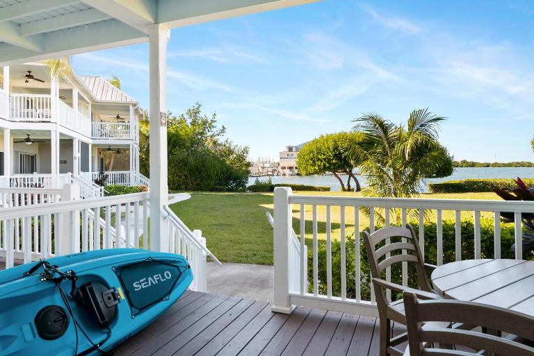 Beach House Getaway - 2BR 2-5BA Coastal Villa - Chambres d'hôtes Duck Key