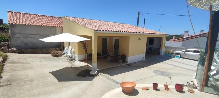 Kyrios Lounge Studio with use of private pool - B&B Carrascal