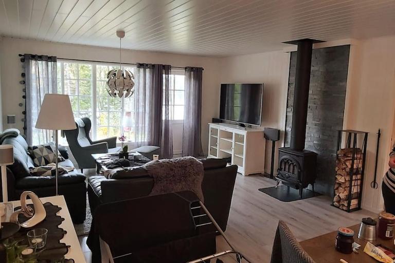 Frittliggende hytte ved Indalsälven i Duved - Åre - B&B Duved