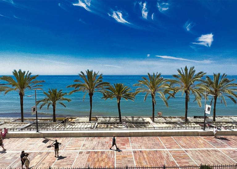 Diana 206. Completely Renovated Apartment on the Beachfront. - B&B Marbella