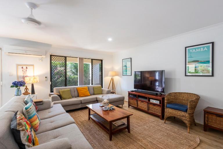 32 Beachside - LJHooker Yamba - B&B Yamba