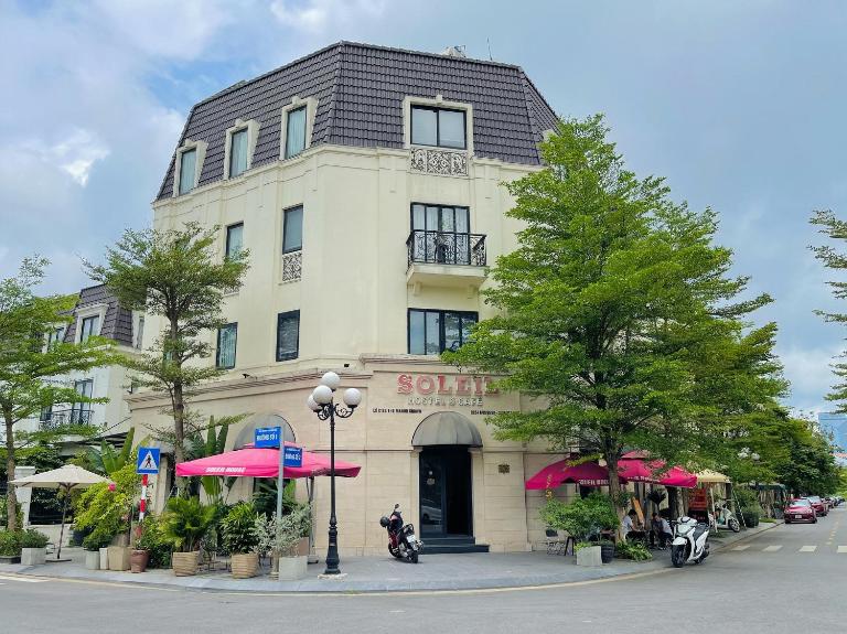 SOLEIL HOSTEL - B&B Huế