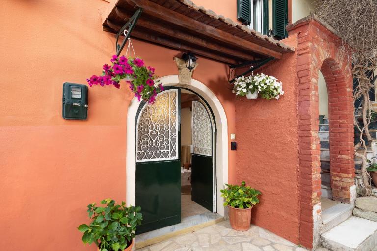 Lemon Tree House - B&B Kouramádes