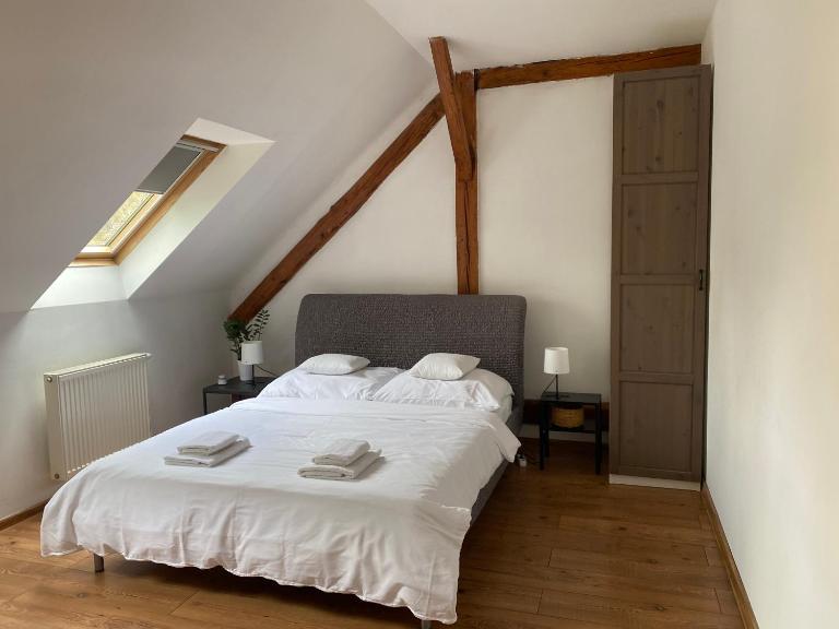 Sunny Attic Apartment - B&B Zvolen