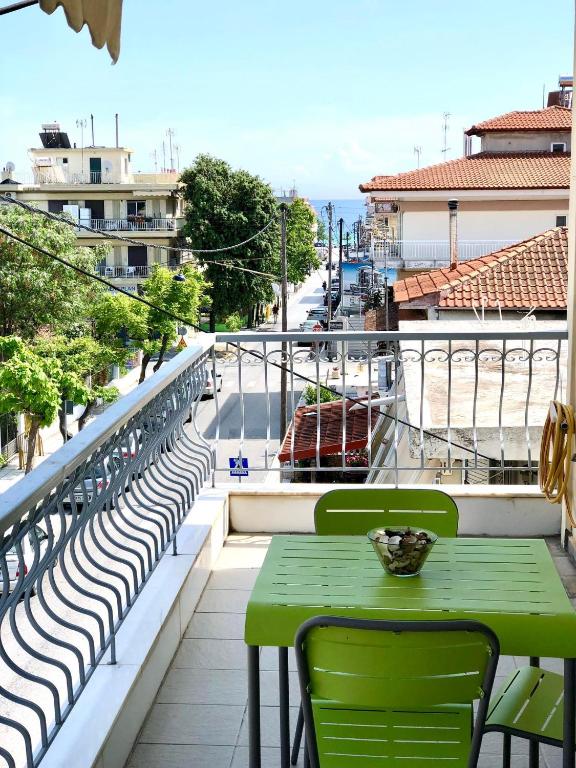 Mina Apartments 3 Nea Kallikrateia - Chambres d'hôtes Néa Kallikráteia