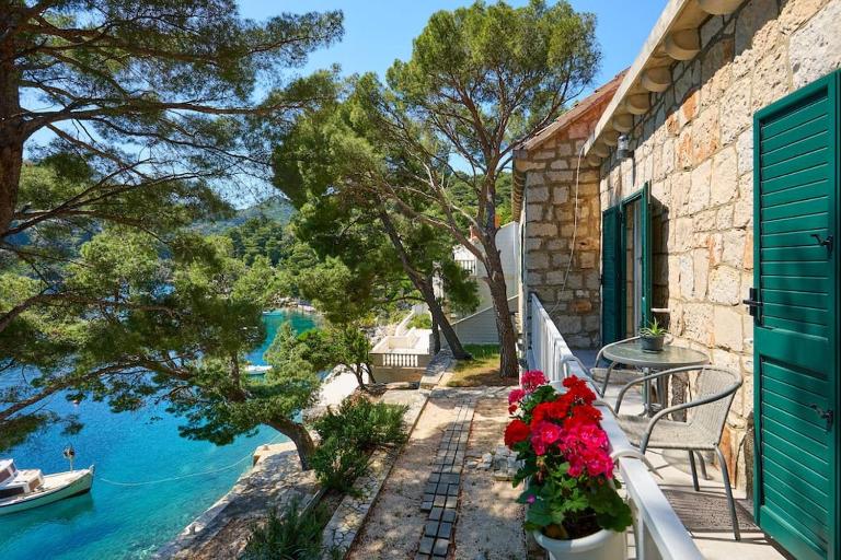 Kapetan Toni - seafront ap. - Ferienwohnung Sobra