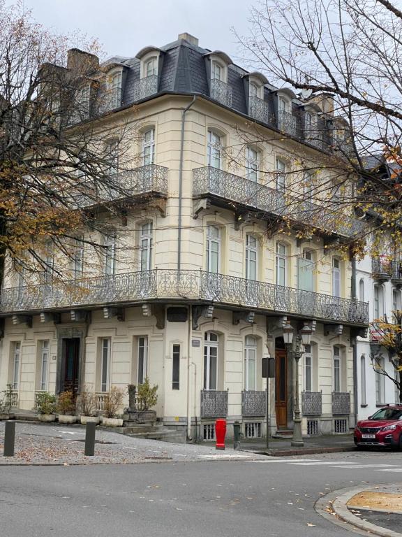 Ground Floor - Hauseman Building close to Thermes - Bed and Breakfast Bagnères-de-Luchon
