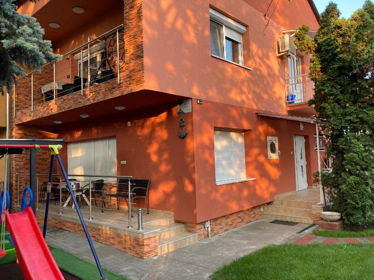 Balaton Vendégház - B&B Siófok