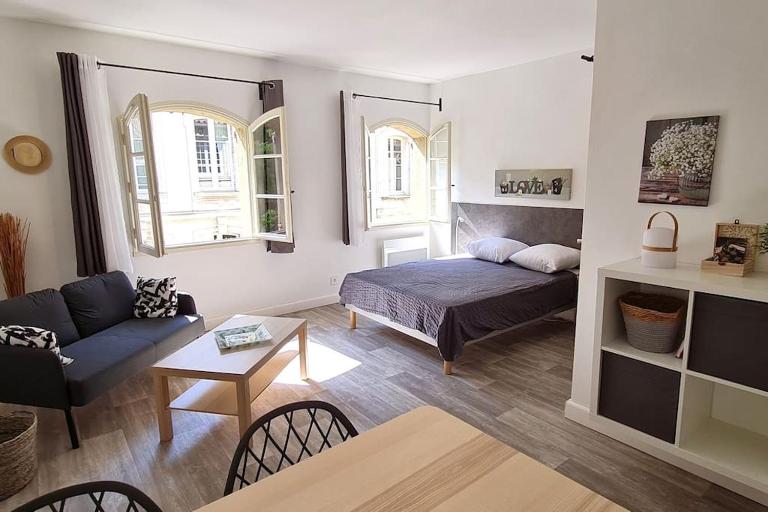 Charmant et Lumineux Studio Intramuros - Bed and Breakfast Avignon