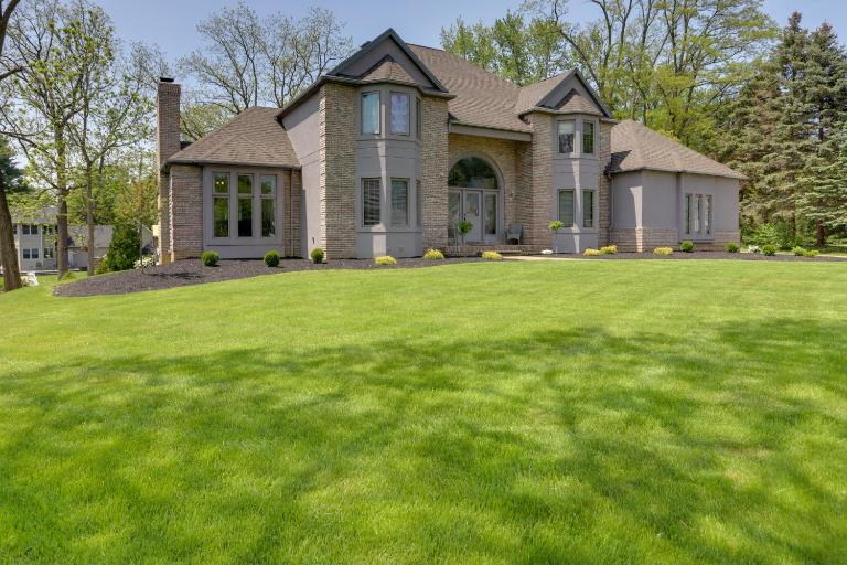 Spacious Refuge w/ Private Pool & Outdoor Bar! - B&B Amherst