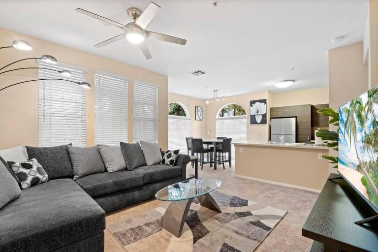Lovely & coxy 2BR/2BA! 5MIN to Disney! - Chambres d'hôtes Anaheim