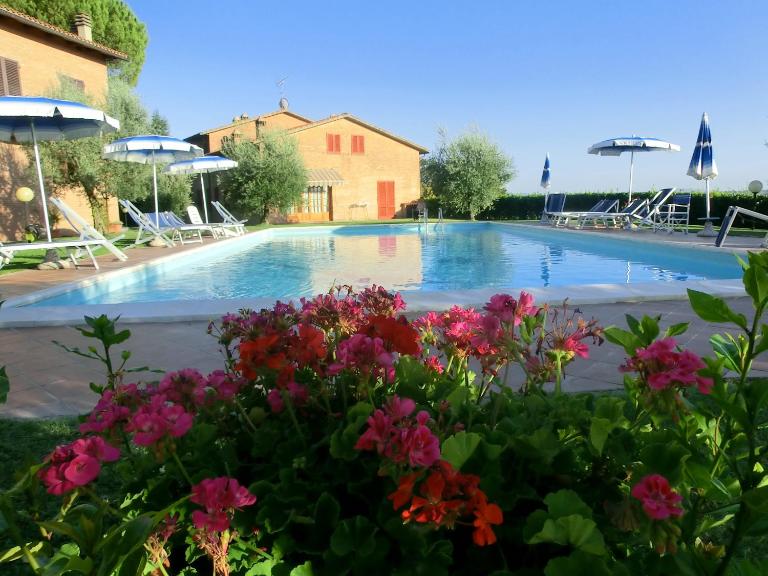 Agriturismo Azienda Agricola La Roccaia - Bed and Breakfast San Gimignano