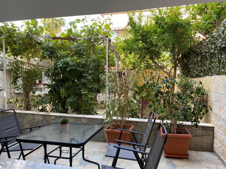 Garden View Apartment - Ferienwohnung Athen