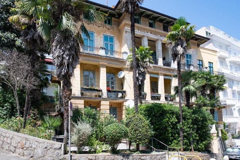 Villa Mascagni Modern Seaview Appartment - Ferienwohnung Opatija
