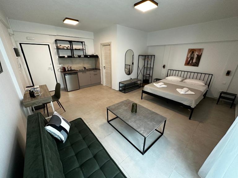 Lighthouse Rooms - Chambres d'hôtes Kryopigí