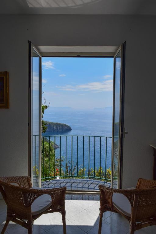 IL GIARDINO SELVATICO DI SUCCELLARIO - APARTMENTS - B&B Barano d'Ischia