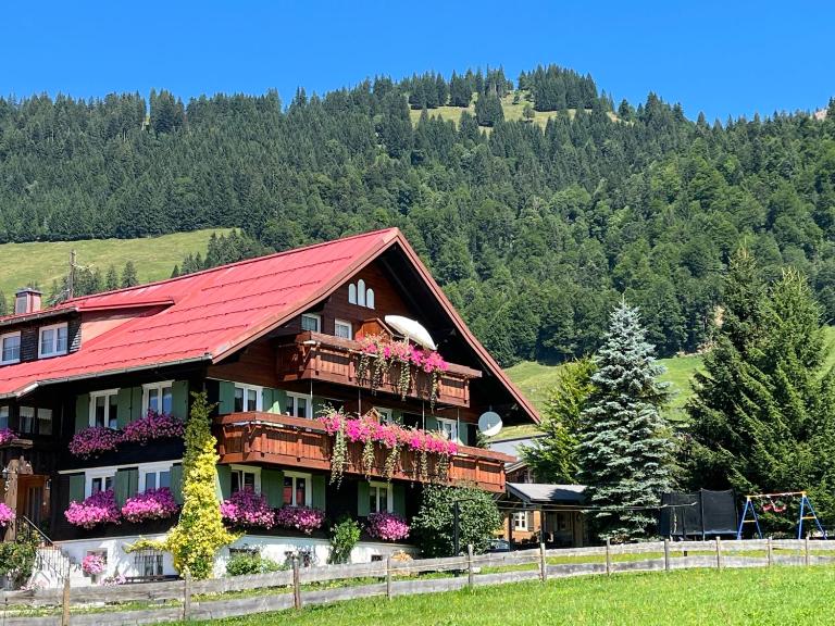 Gästehaus Nussbaumer - B&B Balderschwang