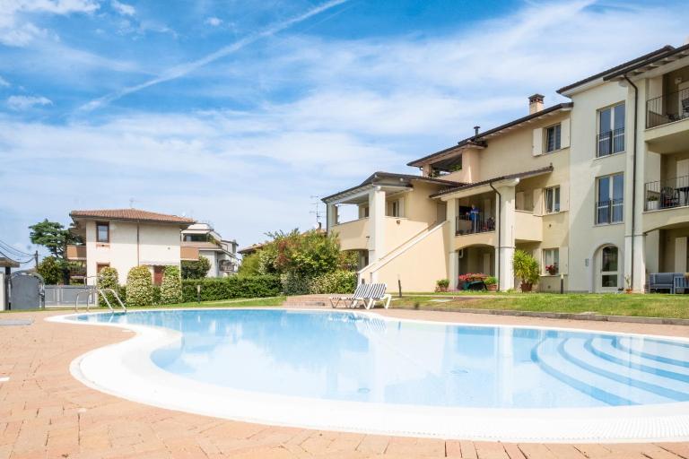 Gardappartamenti Costa Pool - B&B Desenzano del Garda