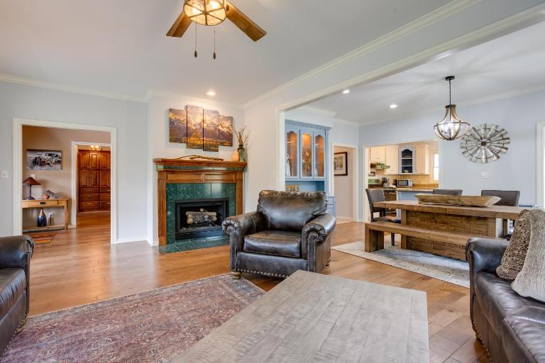 Home in Cimarron National Golf Club w/ Hot Tub! - B&B Guthrie