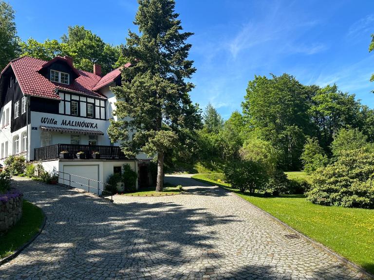 Willa Malinówka - ogród wypoczynkowy z widokiem na Śnieżkę - Bed and Breakfast Karpacz