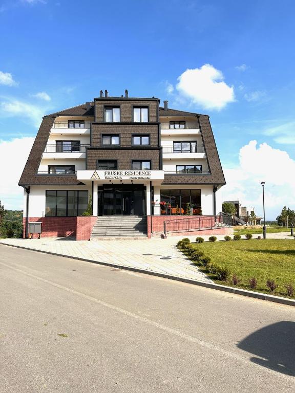 A 207-Fruske Residence - Chambres d'hôtes Vrdnik