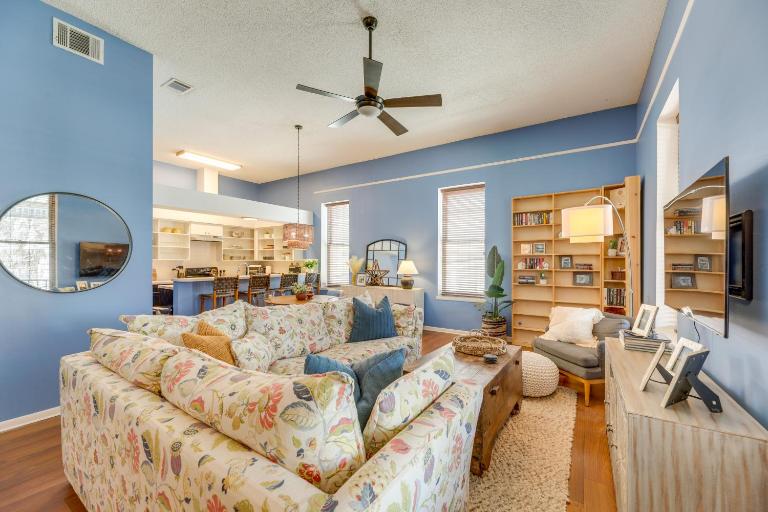 Renovated San Marcos Vacation Rental w/ Balcony! - Chambres d'hôtes San Marcos