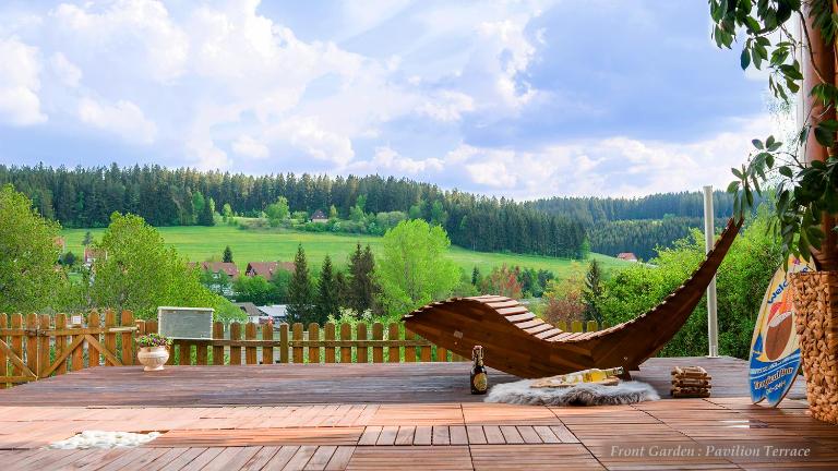 Entire House in Schwarzwald with mountain view, private Sauna, Gym, Garden and Terraces - B&B Unterkirnach