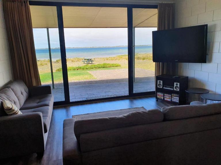 Dun Workin - Absolute Beachfront - Bed and Breakfast Coobowie