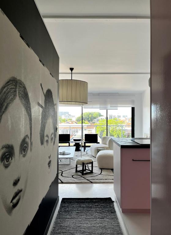 Très bel appartement type loft avec terrasse, quartier Saint-Augustin à Bordeaux - B&B Burdeos