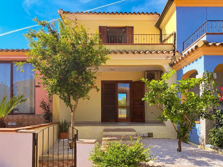 Appartamento Residenziale Trilocale Aresula San Teodoro - Bed and Breakfast San Teodoro