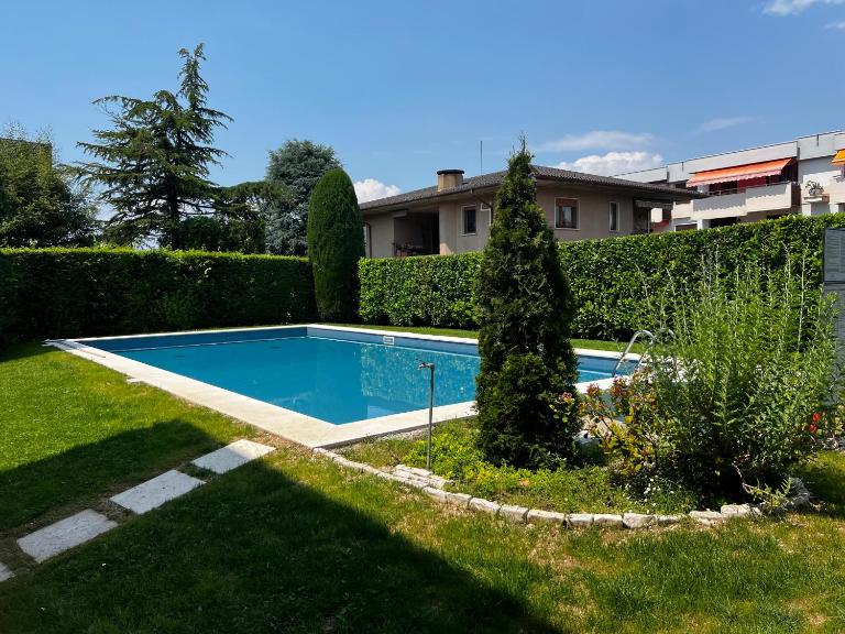 Apartment Cornicello with pool by Glam - B&B Bardolino
