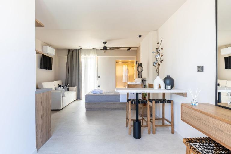 Niro Beachfront Living - B&B Stalida