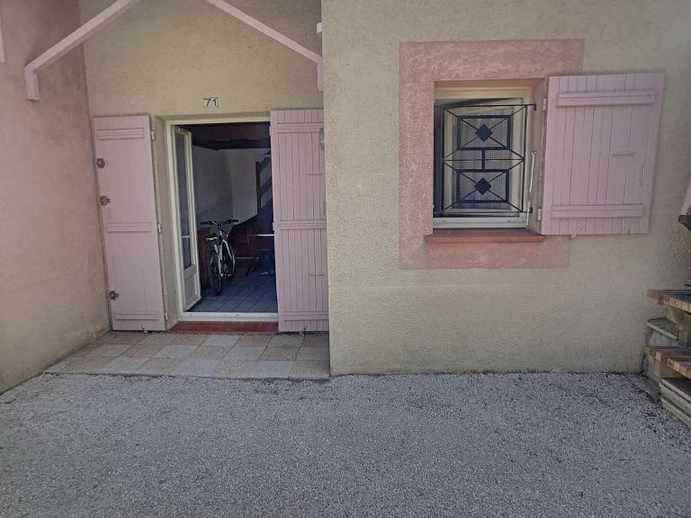 Pavillon climatisé avec terrasse, 10 min. de la plage, parking privatif inclus, tout confort - FR-1-732-45 - B&B Argeles