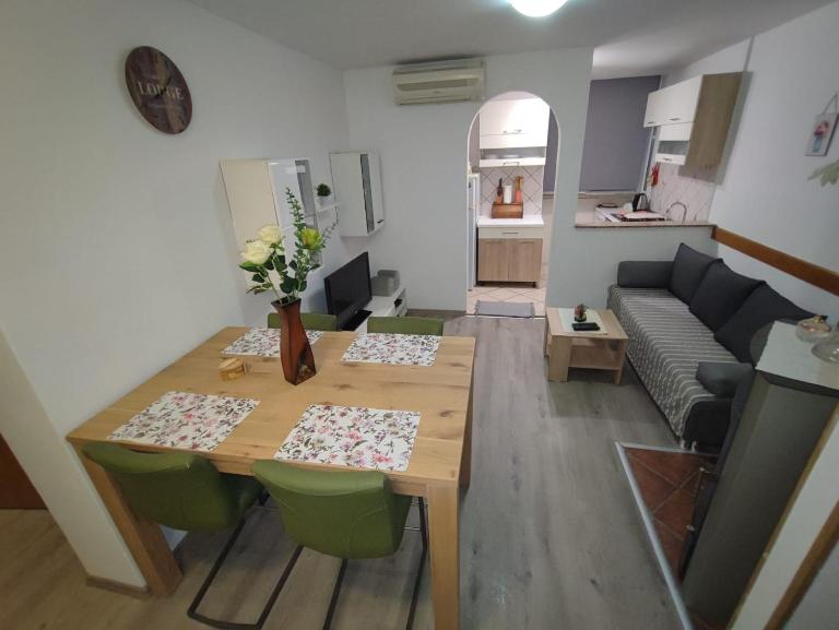 Apartment Matea - Bed and Breakfast Senj