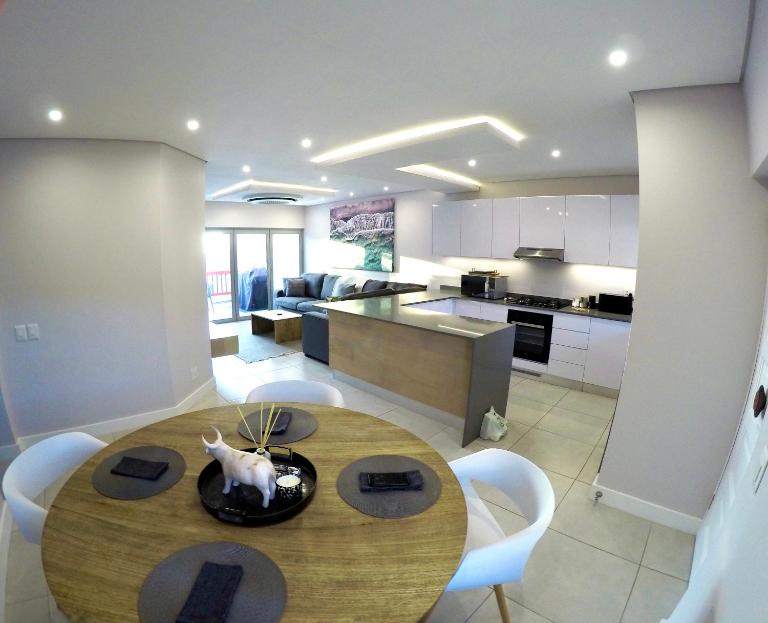 Stylish Sea View Apartment in Santorini Estate. - B&B Ballito