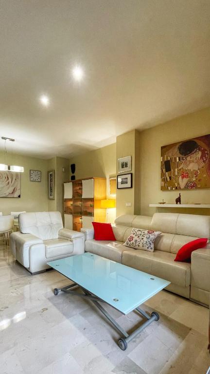 Work and Rest Away From Home - B&B Paterna