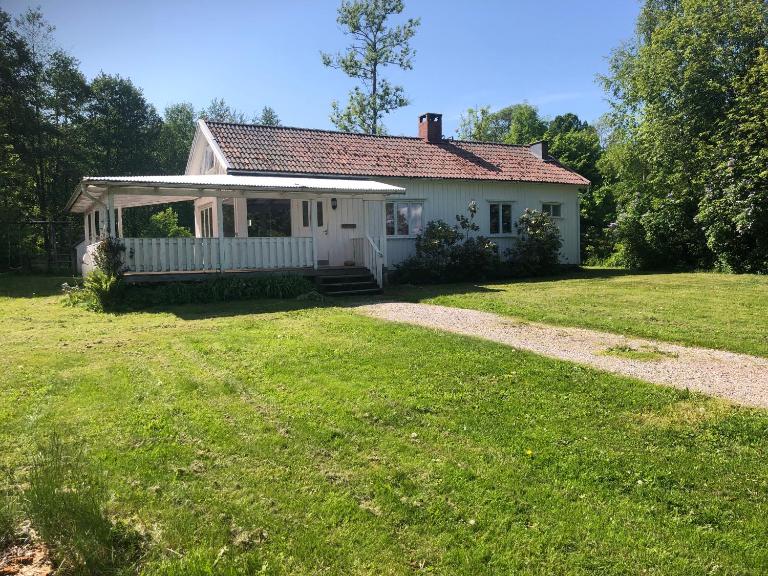 Björnstugan - B&B Hökerum