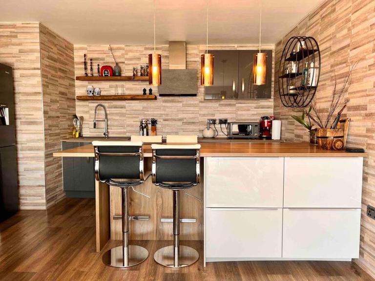 DeeLuxe Apartment - Luxury 2 Bedroom Apartment - B&B Manchester