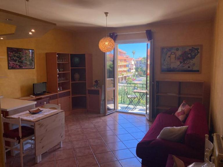 Casa di Ro - coloratissima a 300 metri dal mare - B&B San Bartolomeo al Mare