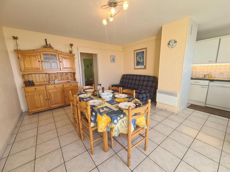 Appartement rénové 3 pièces avec balcon, proche plage - Saint-Jean-de-Monts - FR-1-224C-237 - Chambres d'hôtes Saint-Jean-de-Monts