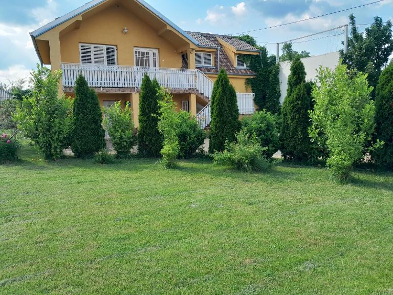 Golden House Apartments - B&B Čačak