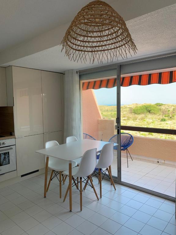 Mon Petit Paradis, vue sur dunes et mer, accès direct plage Robinson, terrasse, WIFI, parking privé, très ressourçant, à Marseillan Plage - B&B Marseillan