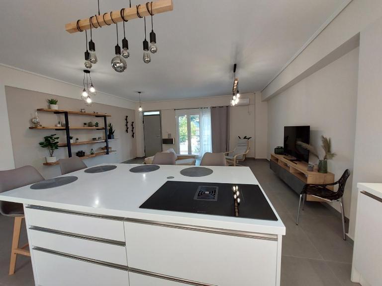 New minimal apartment,10' from Athens airport - B&B Spata