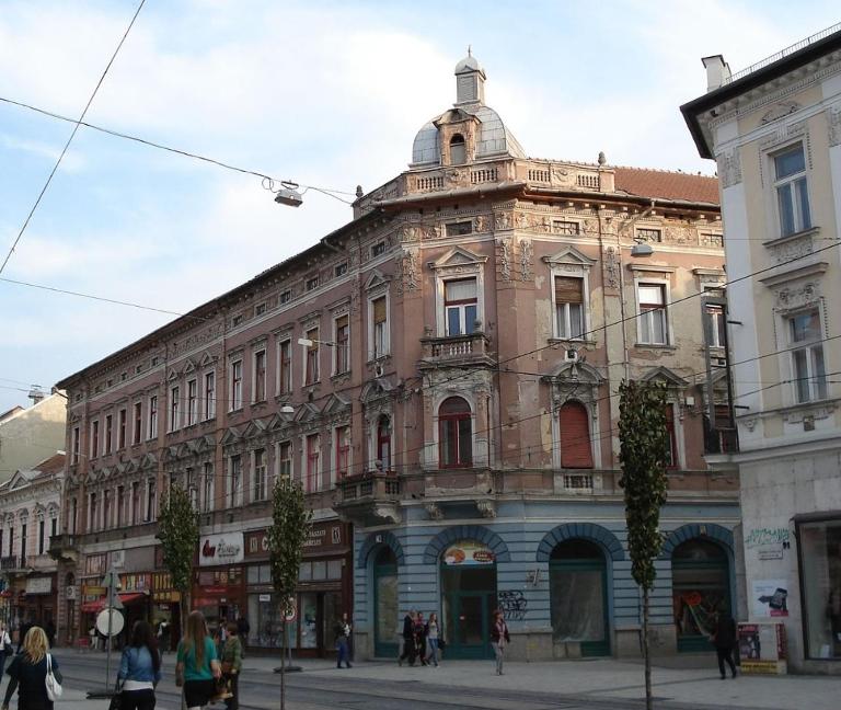 Kriston Apartman 2 - Bed and Breakfast Miskolc