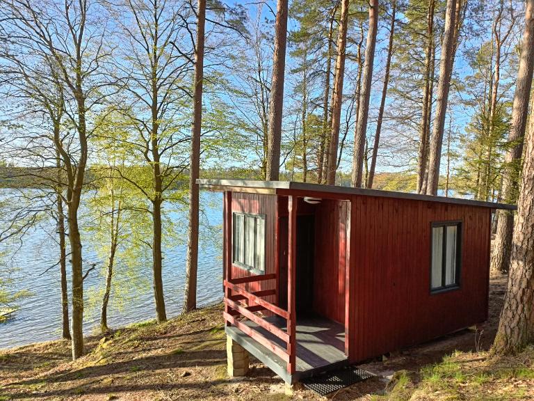Instytut Wypoczynku - domki nad jeziorem Mausz - B&B Sulęczyno