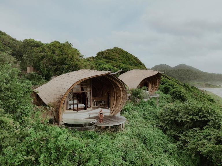 Kini Resort - Oceanfront Bamboo Eco Lodges - Chambres d'hôtes Sekongkang