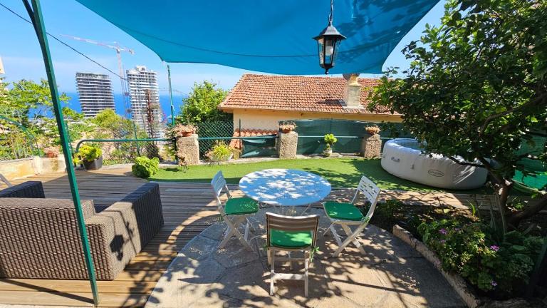 Maison avec jardin, vue mer aux portes de Monaco - B&B Beausoleil