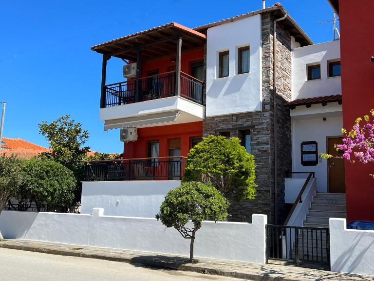 Nea Roda Apartments - B&B Néa Róda