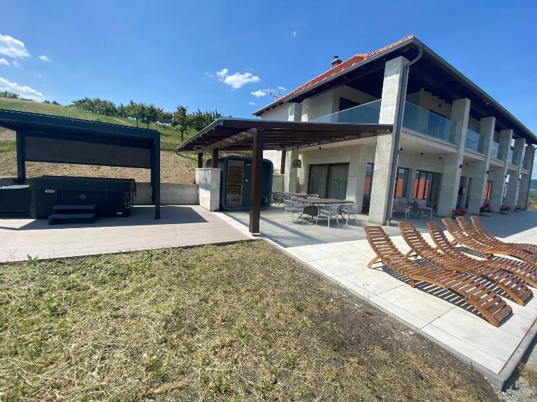 Angyal Villa - B&B Rátka