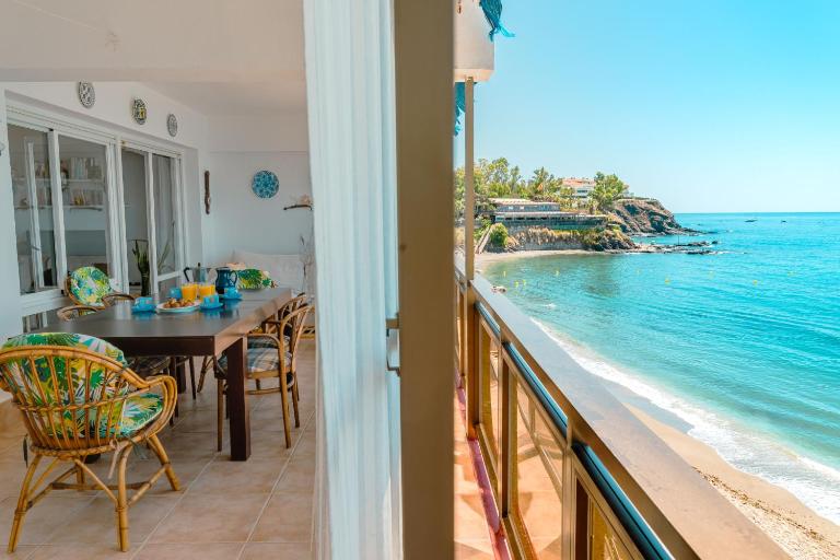 NT Malibú Beach Stunning Sea Views - B&B Benalmádena